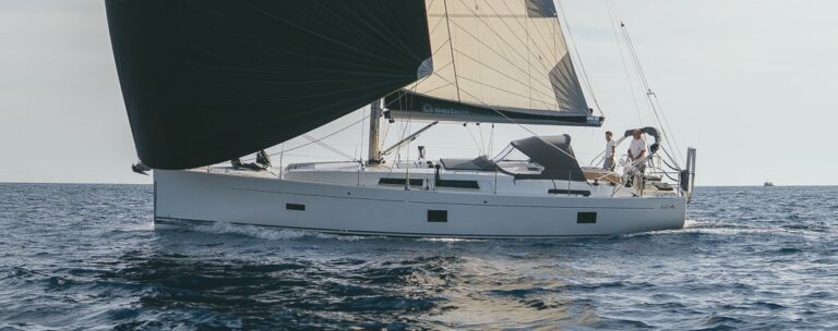 AQUA HOLIC Sailing Yacht
